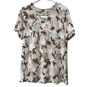 143 Story by Line Up medium short sleeve t-shirt v-neck camo print white stars